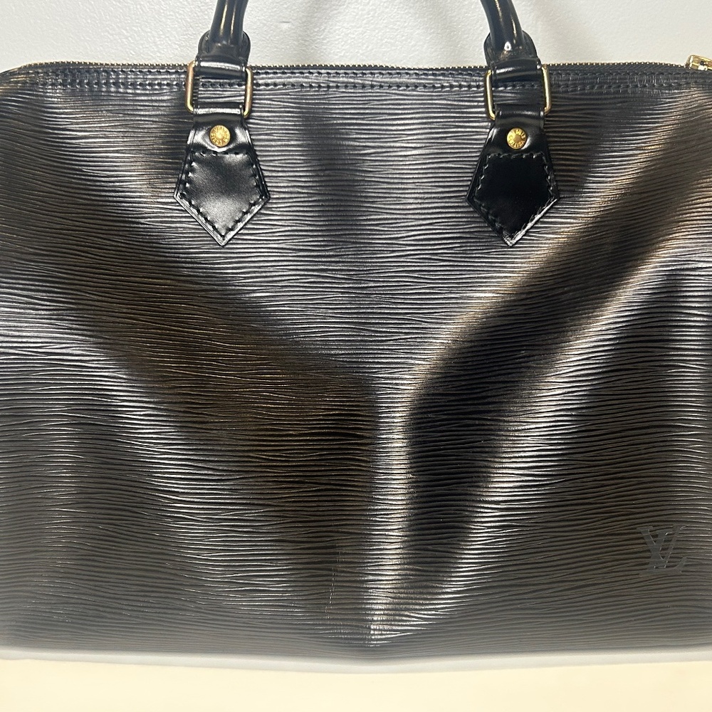 AUTHENTIC LOUIS VUITTON BLACK EPI SPEEDY 30